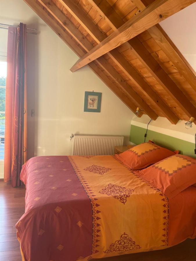 Les Gites De La Maison Bleue D'Estialescq Exterior foto