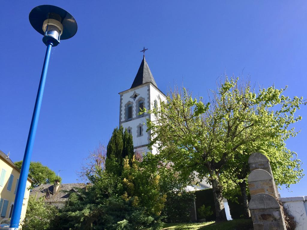 Les Gites De La Maison Bleue D'Estialescq Exterior foto