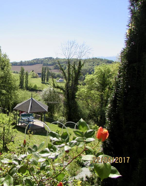 Les Gites De La Maison Bleue D'Estialescq Exterior foto
